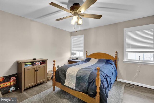 125 SHIRE LN, Wernersville, PA 19565