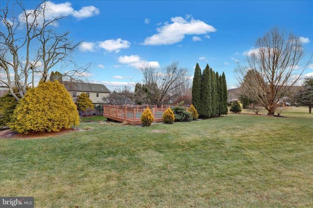 125 SHIRE LN, Wernersville, PA 19565