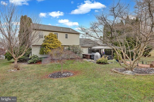 125 SHIRE LN, Wernersville, PA 19565