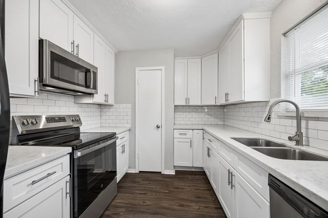 6907 Grant Drive, Richmond, TX 77469