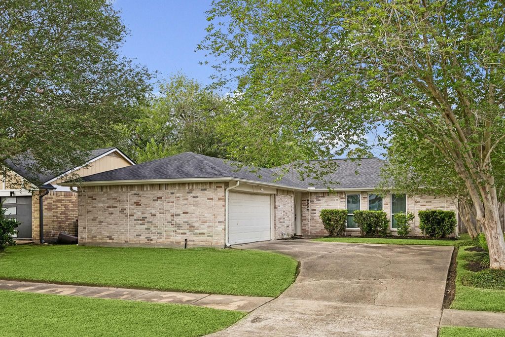 6907 Grant Drive, Richmond, TX 77469