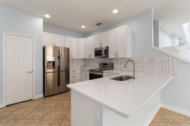 1706 SHALLCROSS AVENUE, Orlando, FL 32828