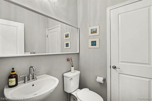 750 Huntley Lane, Troy, MI 48085