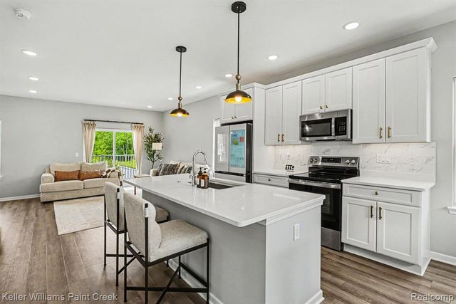 750 Huntley Lane, Troy, MI 48085
