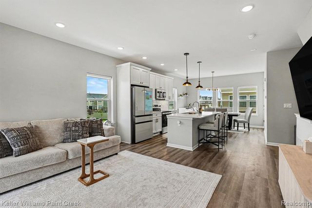 750 Huntley Lane, Troy, MI 48085