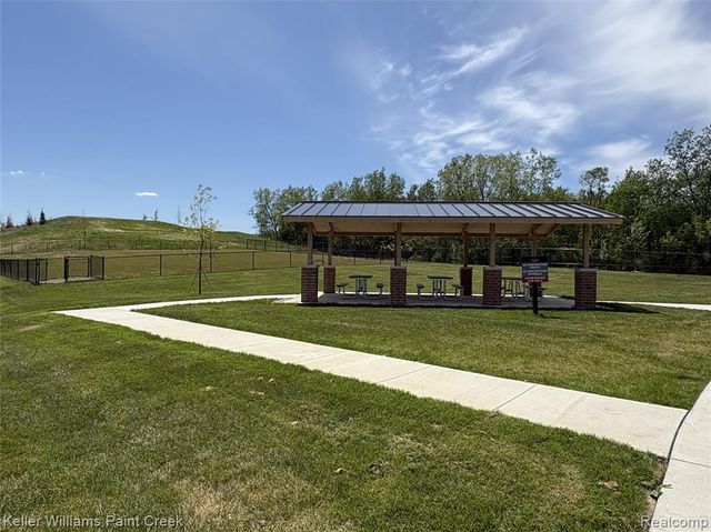 750 Huntley Lane, Troy, MI 48085
