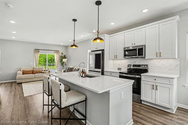 750 Huntley Lane, Troy, MI 48085