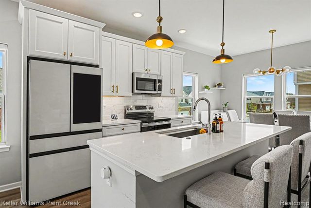 750 Huntley Lane, Troy, MI 48085