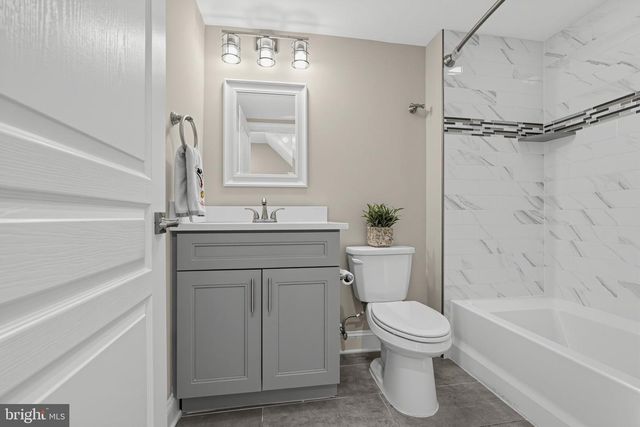 522 MERCY ST, Philadelphia, PA 19148