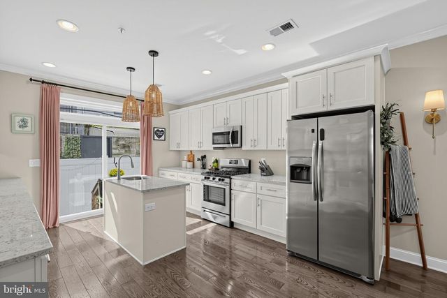 522 MERCY ST, Philadelphia, PA 19148