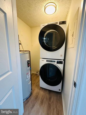 190 KENWOOD DR, Sicklerville, NJ 08081