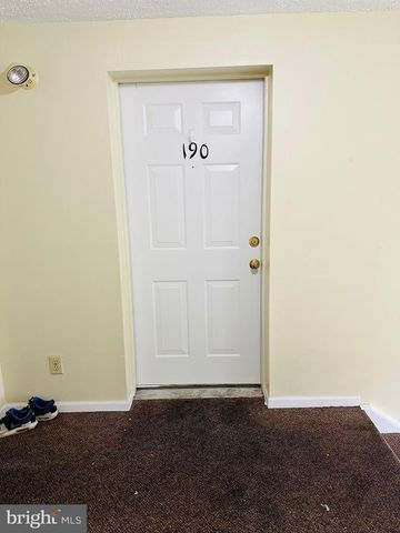 190 KENWOOD DR, Sicklerville, NJ 08081