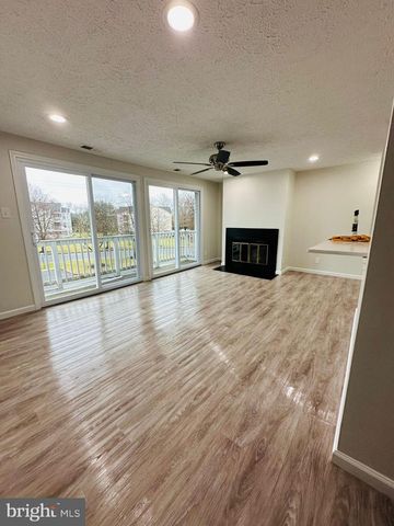 190 KENWOOD DR, Sicklerville, NJ 08081