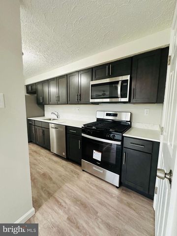 190 KENWOOD DR, Sicklerville, NJ 08081