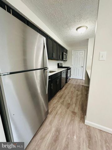 190 KENWOOD DR, Sicklerville, NJ 08081