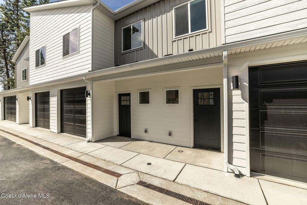 3701 N Torrey Pine Ln, Coeur D'alene, ID 83815