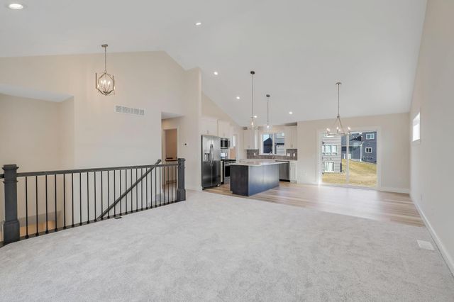 13601 Arrowhead Way, Rosemount, MN 55068