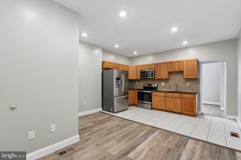 439 E WASHINGTON LN, PHILADELPHIA, PA 19144 — exterior
