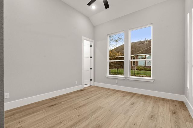 202 Victoria Court, Montgomery, TX 77356