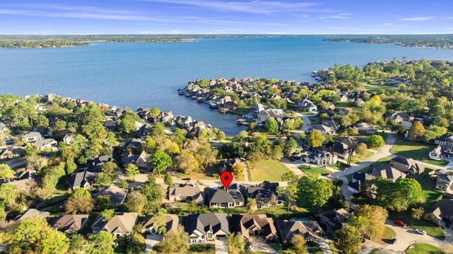 202 Victoria Court, Montgomery, TX 77356