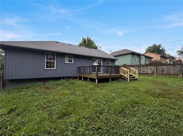 1706 N Lazy Branch Road, Independence, MO 64058