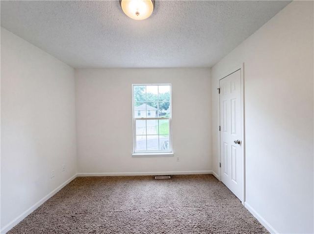 1706 N Lazy Branch Road, Independence, MO 64058