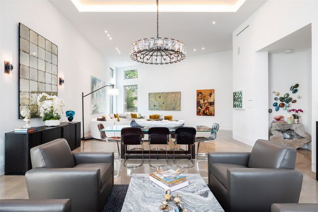 9435 Inwood Road, Dallas, TX 75220