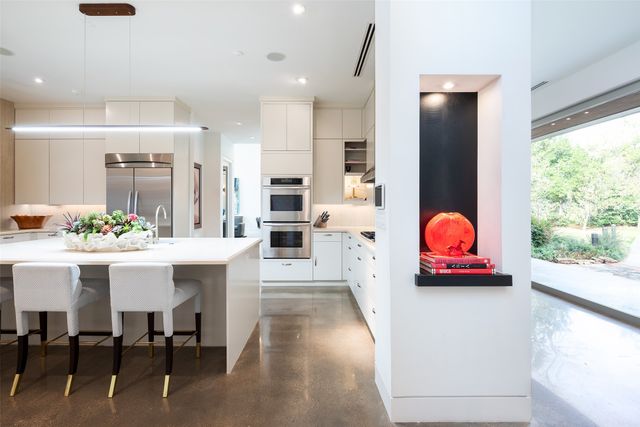 9435 Inwood Road, Dallas, TX 75220