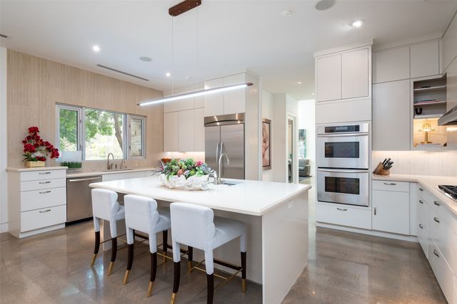 9435 Inwood Road, Dallas, TX 75220