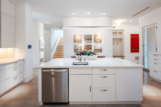 9435 Inwood Road, Dallas, TX 75220