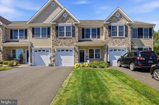 19 WOODSPRING CIR, Sellersville, PA 18960