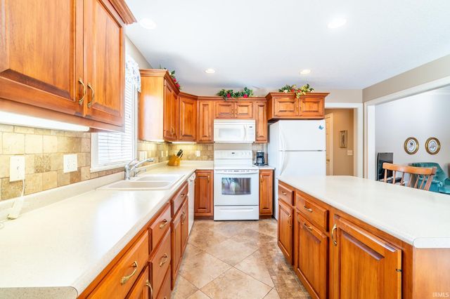 11824 Butternut Cove, Leo, IN 46765