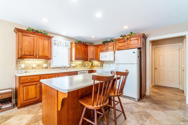 11824 Butternut Cove, Leo, IN 46765