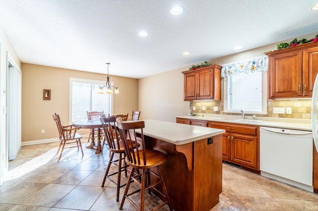 11824 Butternut Cove, Leo, IN 46765