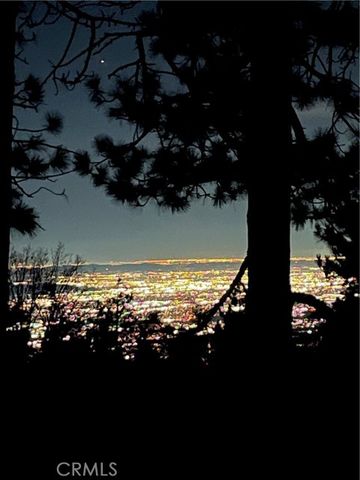 30881 Live Oak, Running Springs, CA 92382