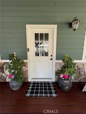 30881 Live Oak, Running Springs, CA 92382