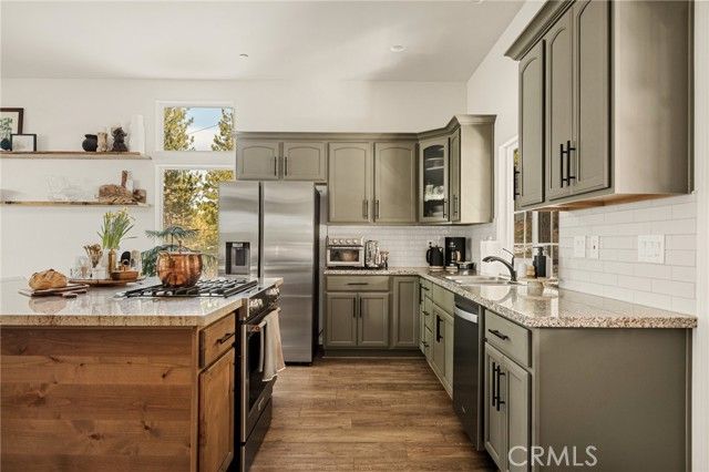 30881 Live Oak, Running Springs, CA 92382