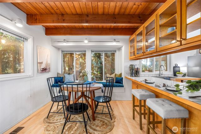 16273 Reitan Road NE, Bainbridge Island, WA 98110