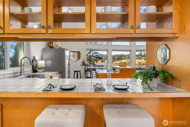 16273 Reitan Road NE, Bainbridge Island, WA 98110