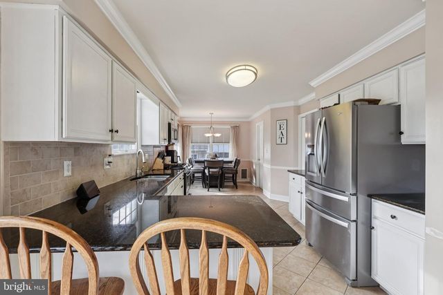 15 CONTINENTAL LN, Marlton, NJ 08053