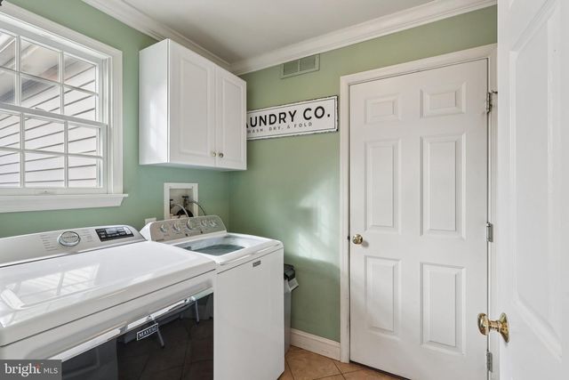 15 CONTINENTAL LN, Marlton, NJ 08053