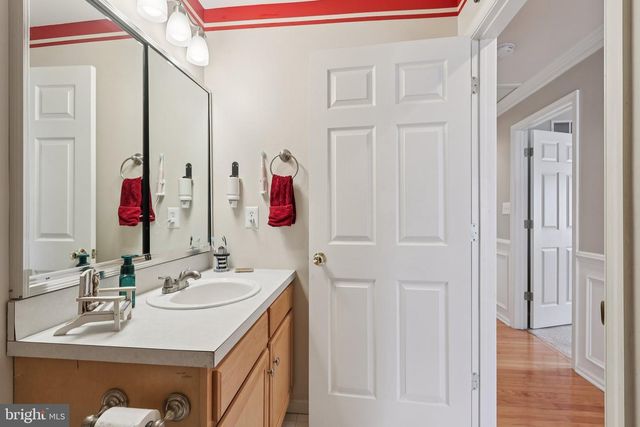 15 CONTINENTAL LN, Marlton, NJ 08053