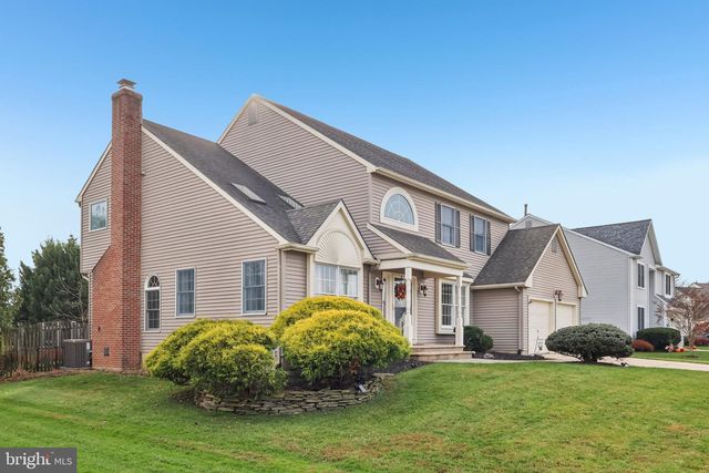 15 CONTINENTAL LN, Marlton, NJ 08053