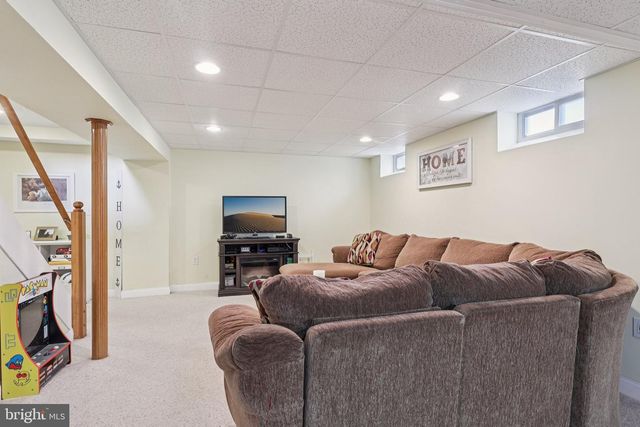 15 CONTINENTAL LN, Marlton, NJ 08053