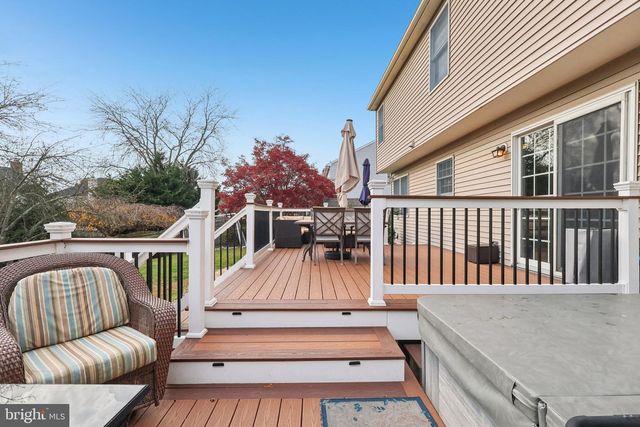 15 CONTINENTAL LN, Marlton, NJ 08053