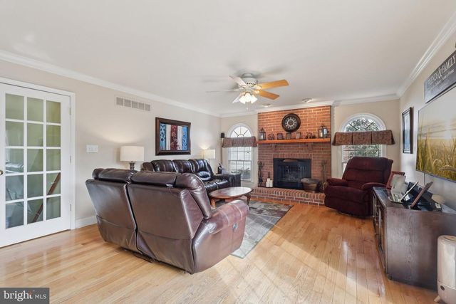 15 CONTINENTAL LN, Marlton, NJ 08053