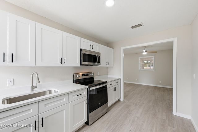 6039 GLENN ROSE Drive, Jacksonville, FL 32277