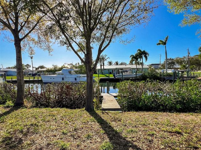 907 22ND AVENUE W, Palmetto, FL 34221