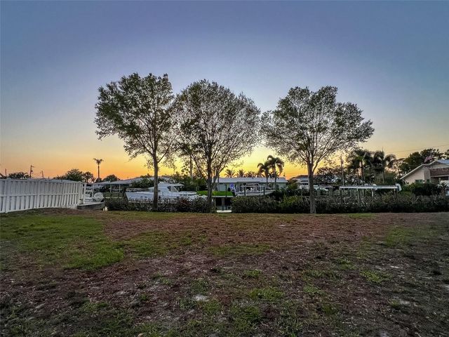 907 22ND AVENUE W, Palmetto, FL 34221