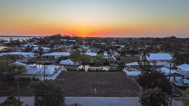 907 22ND AVENUE W, Palmetto, FL 34221